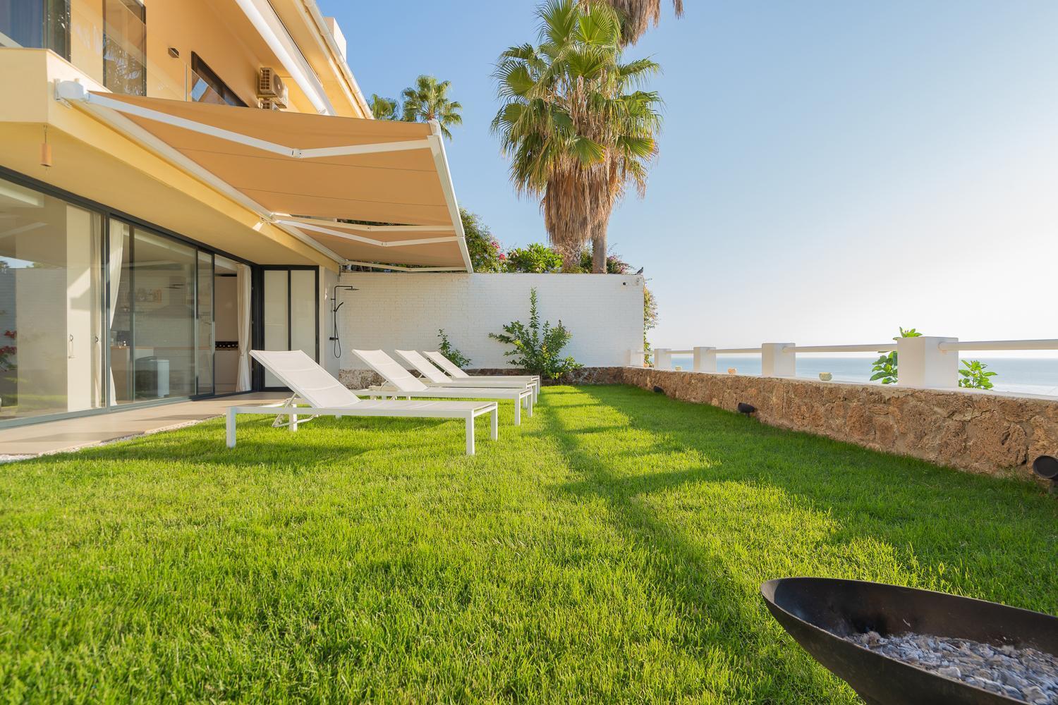 Private 250Sqm Garden Duplex, Jacuzzi, Cinema, Sea View Escape Apartment Торемолинос Екстериор снимка