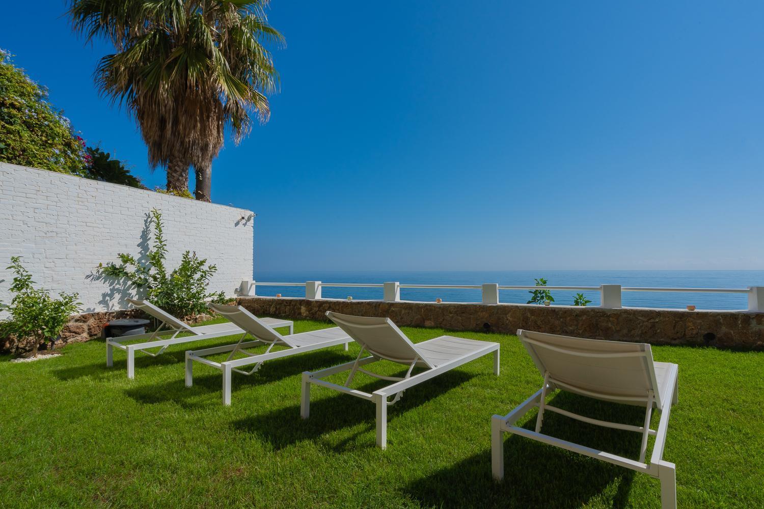 Private 250Sqm Garden Duplex, Jacuzzi, Cinema, Sea View Escape Apartment Торемолинос Екстериор снимка