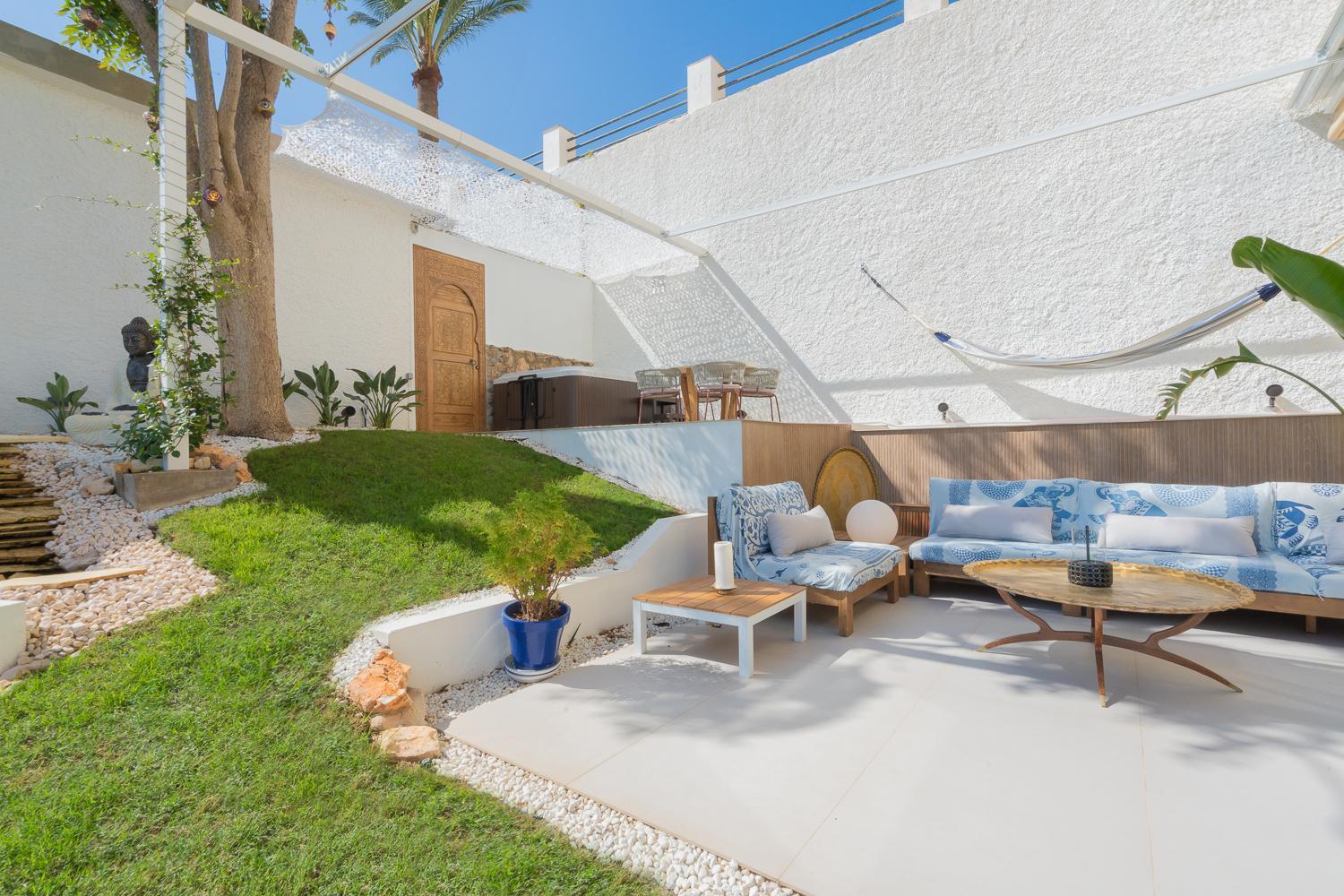 Private 250Sqm Garden Duplex, Jacuzzi, Cinema, Sea View Escape Apartment Торемолинос Екстериор снимка