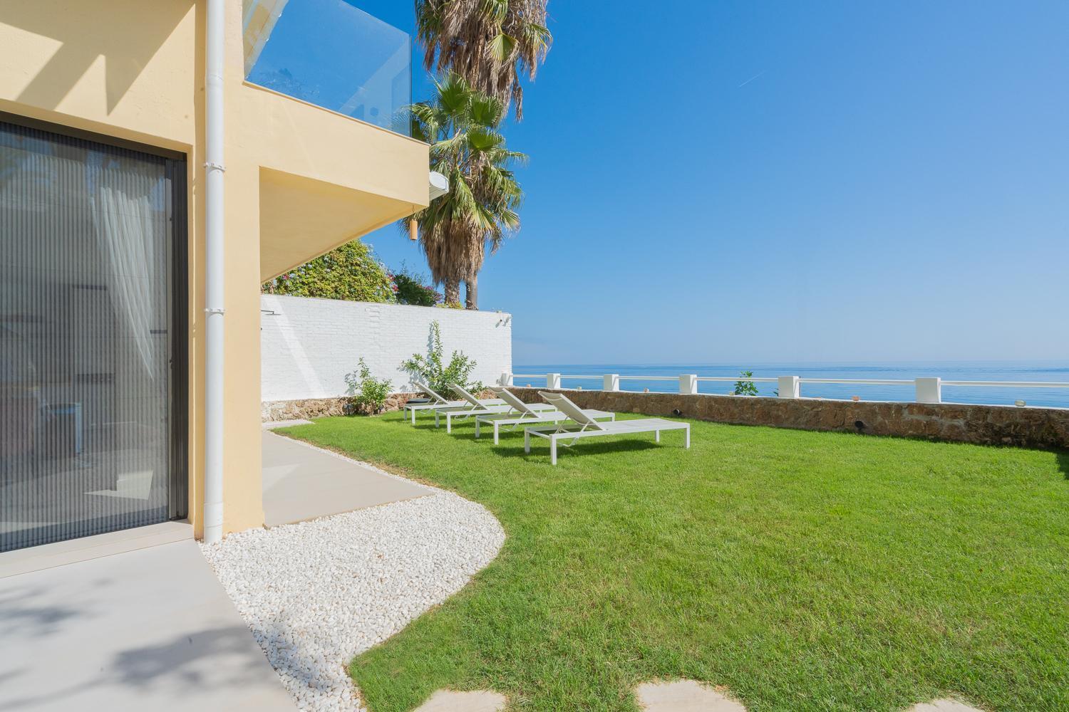 Private 250Sqm Garden Duplex, Jacuzzi, Cinema, Sea View Escape Apartment Торемолинос Екстериор снимка