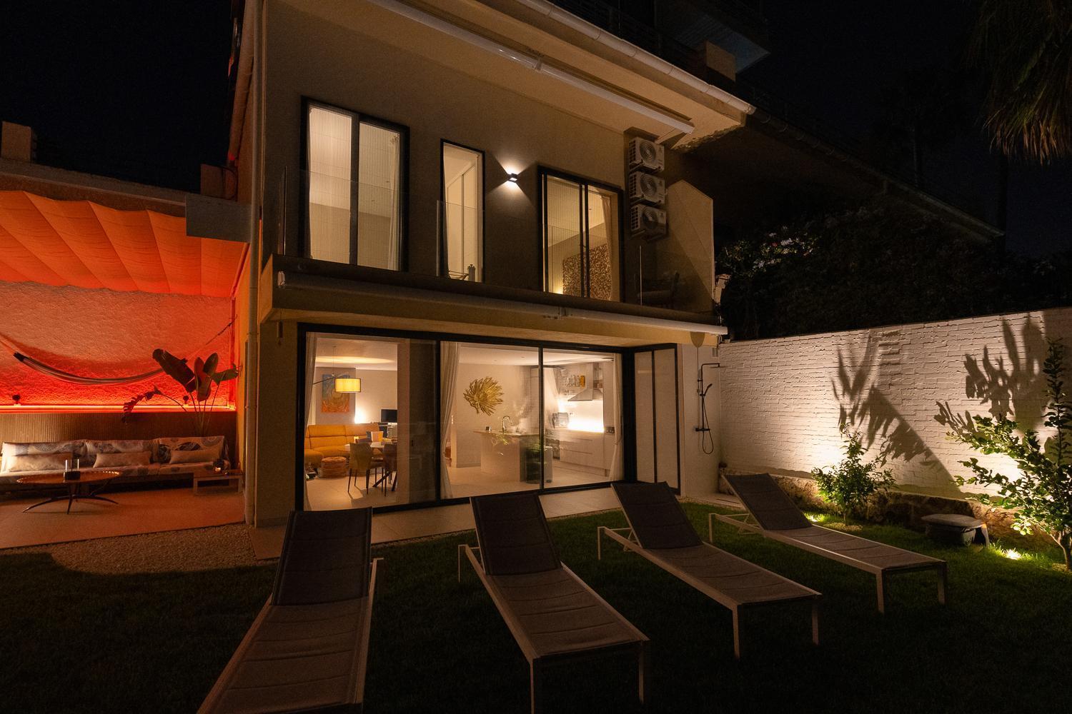 Private 250Sqm Garden Duplex, Jacuzzi, Cinema, Sea View Escape Apartment Торемолинос Екстериор снимка