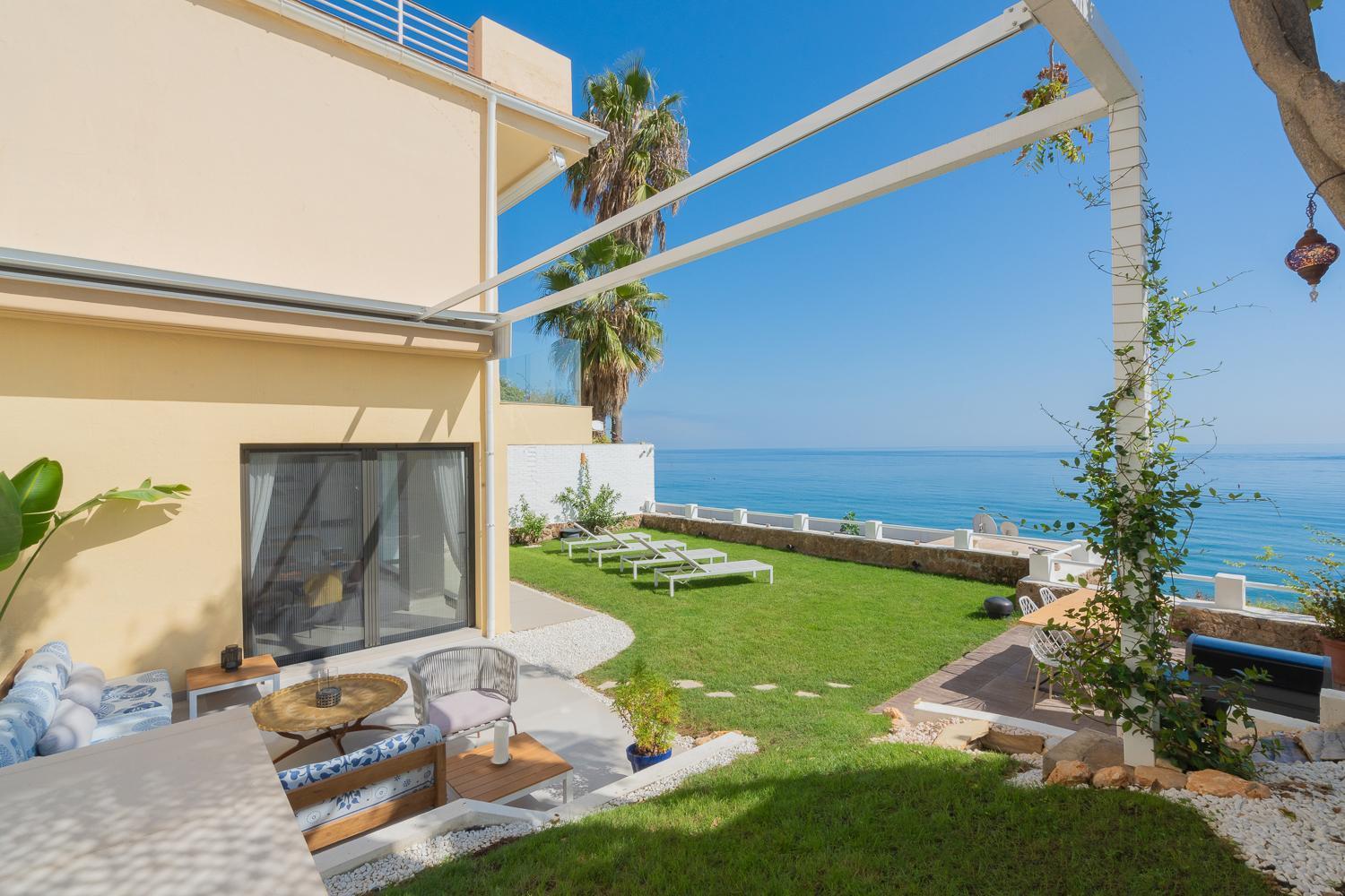 Private 250Sqm Garden Duplex, Jacuzzi, Cinema, Sea View Escape Apartment Торемолинос Екстериор снимка