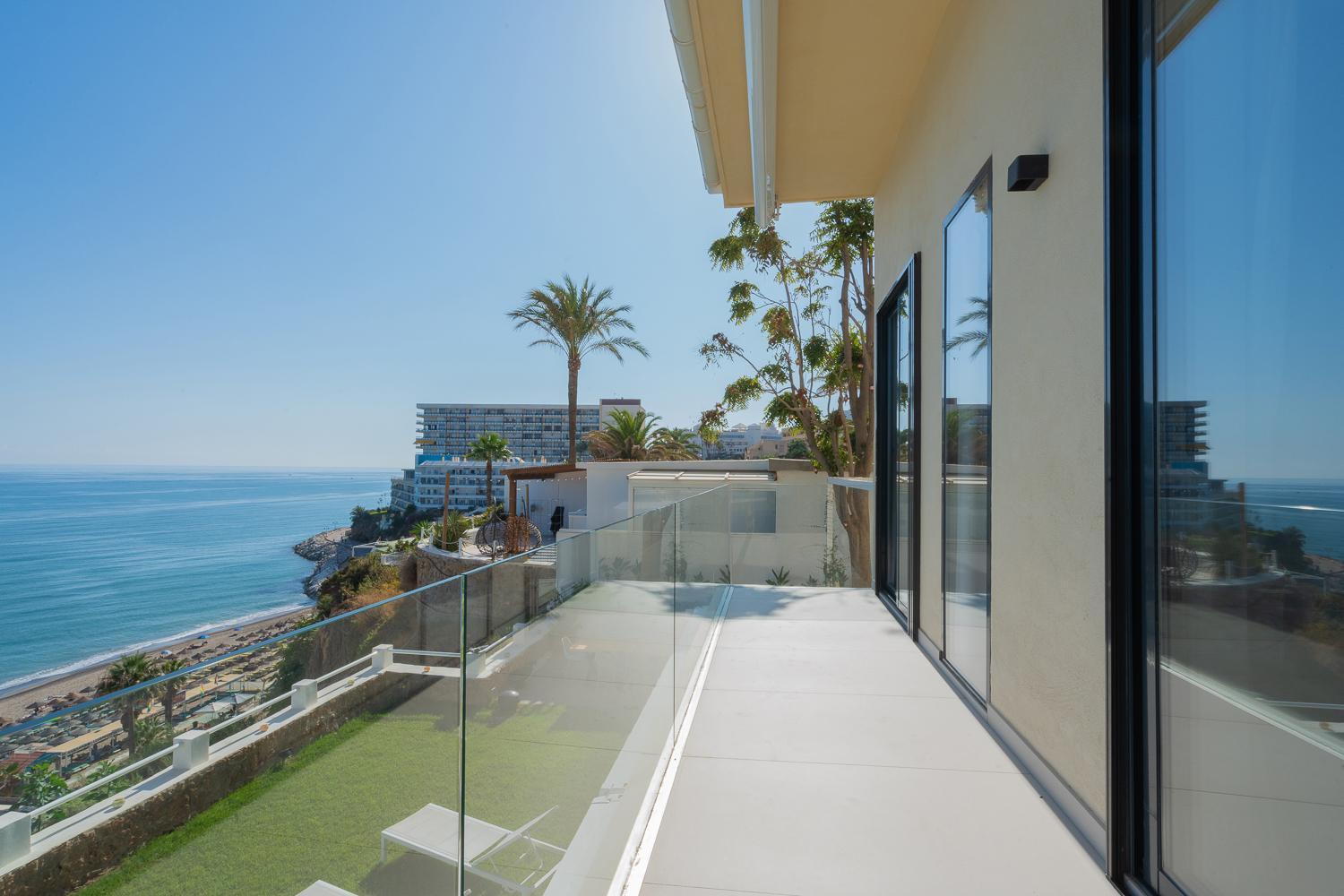 Private 250Sqm Garden Duplex, Jacuzzi, Cinema, Sea View Escape Apartment Торемолинос Екстериор снимка